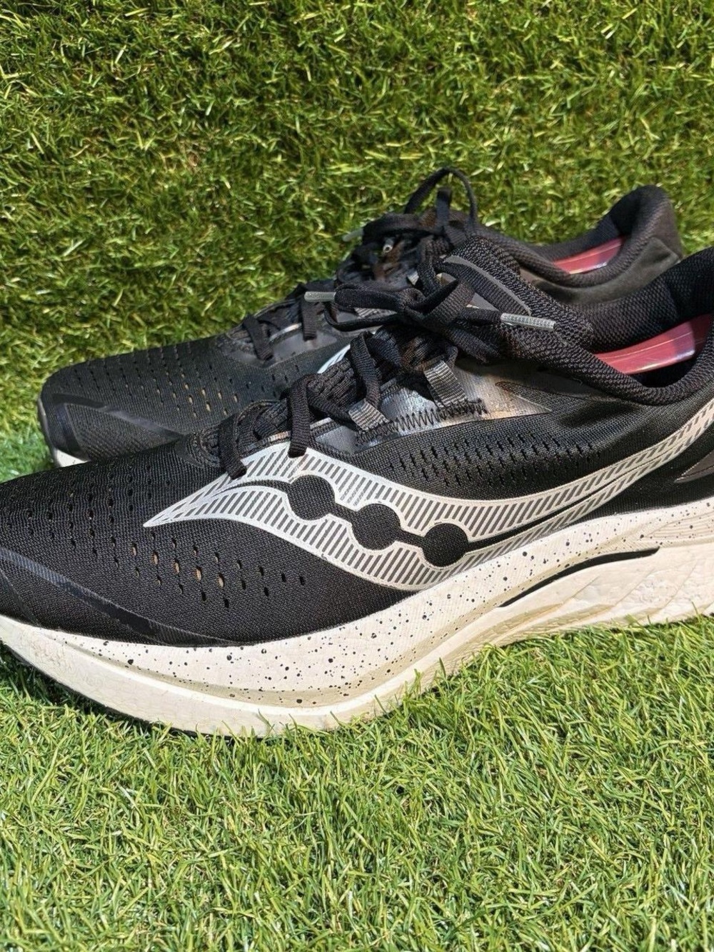 Saucony Black and White Men's Running Shoes in 12.5